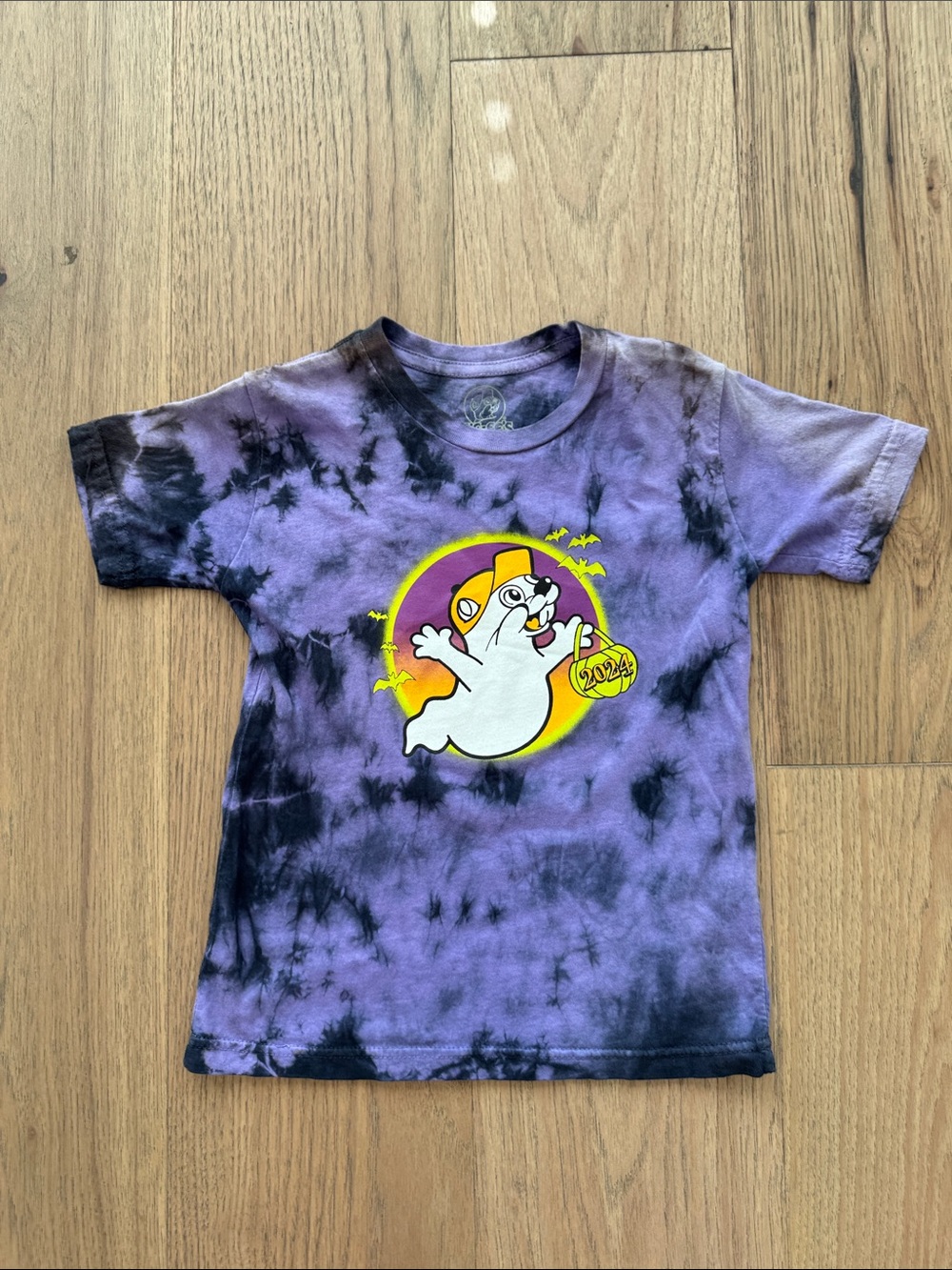 Buc-ees Halloween Short Sleeve Youth XS Unisex T-Shirt Hey Boo Purple Tie Dye